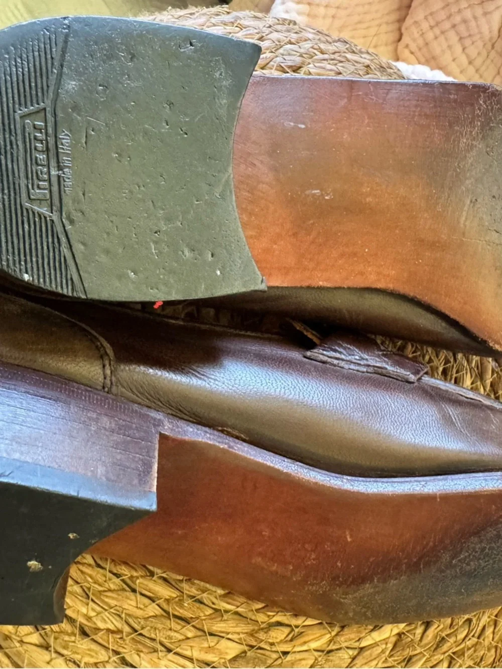 VTG Men's Dark Brown Leather Tassel Slip-On Loafers, soft preppy perfection - Picture 4 of 6